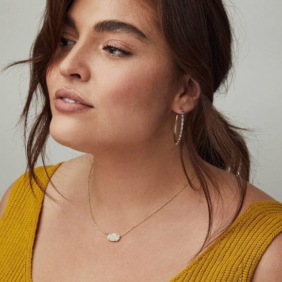 Elisa Pendant Necklace Gold Plated Quartz Dainty Jewelry for Women - Picture 3 of 5